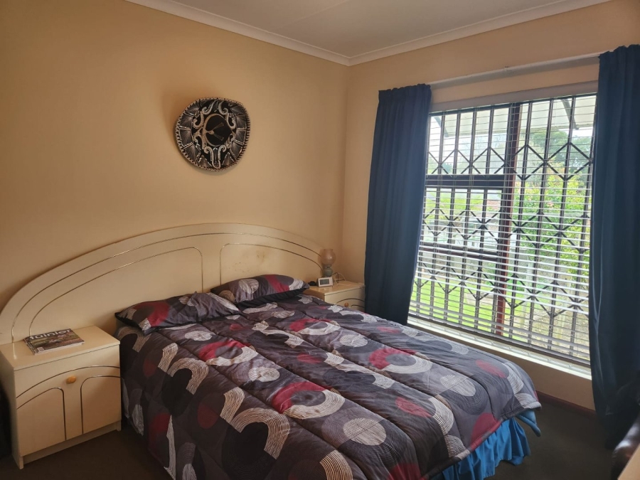 2 Bedroom Property for Sale in Denneoord Western Cape